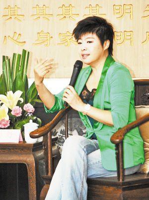 于丹资料简介,文化传承的使者，智慧人生的引路人